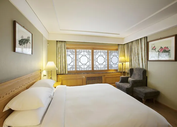 Commodore Hotel 4*