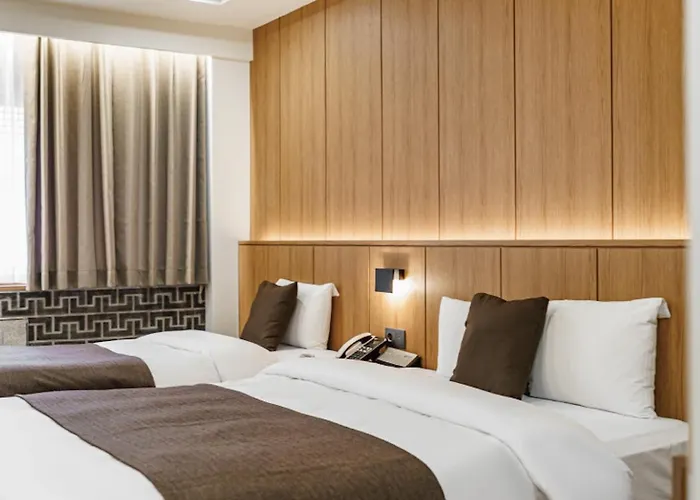 Commodore Hotel 4*