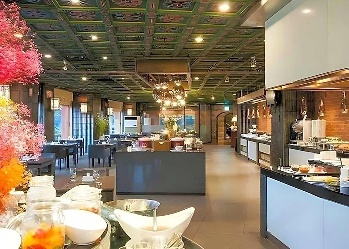 Commodore Hotel 4*