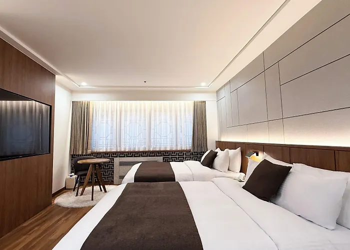 Hotel Commodore 4*