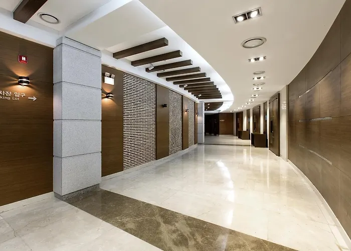 Commodore Hotel Busan